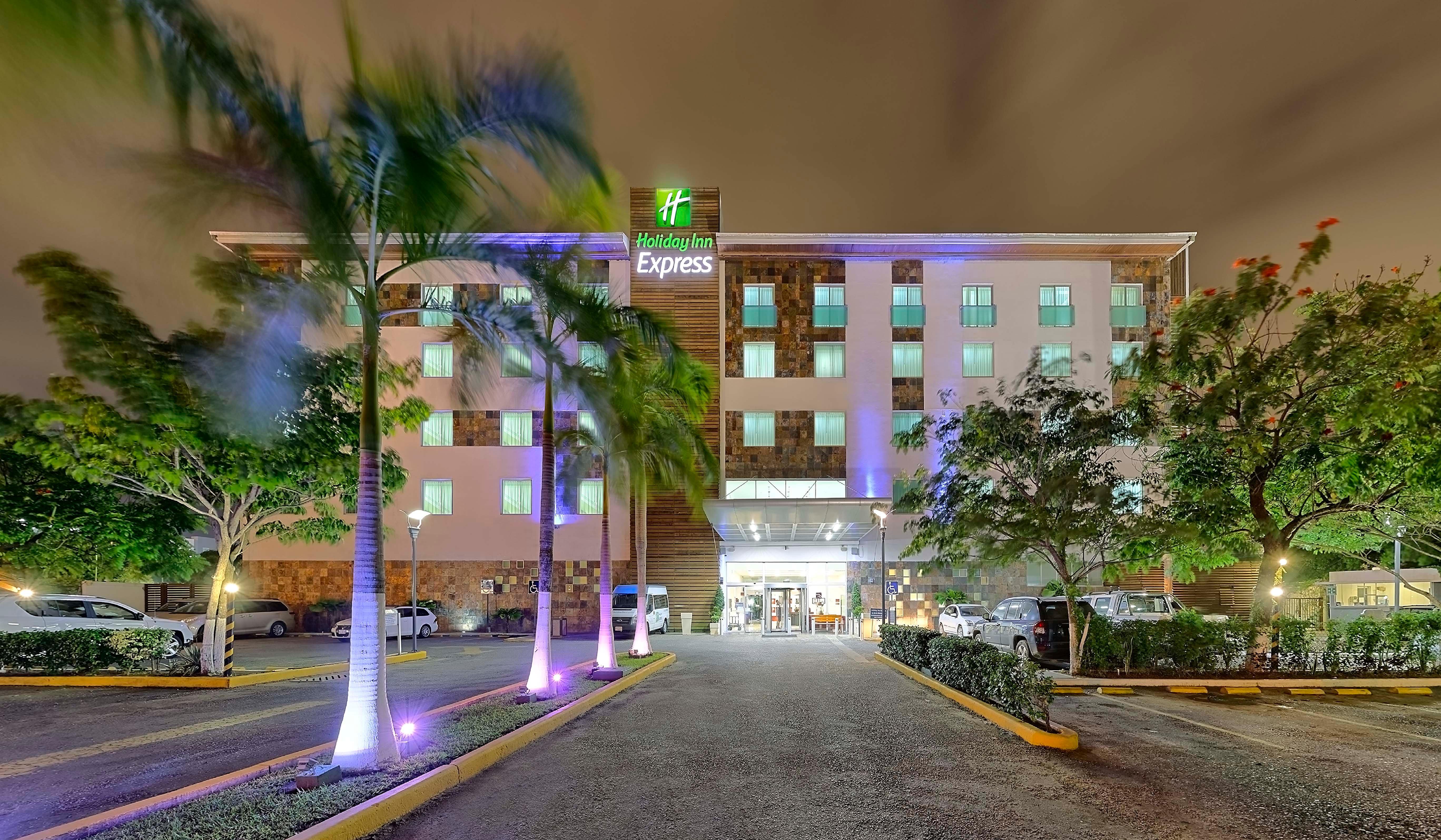 Holiday Inn Express Villahermosa, An Ihg Hotel Exterior photo